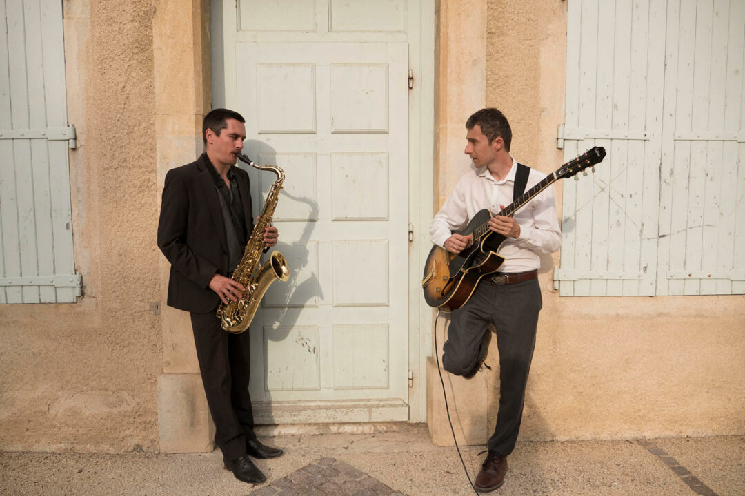 Le duo guitare et saxophone de Dilia Jazz Band, groupe de jazz basé dans la Drôme