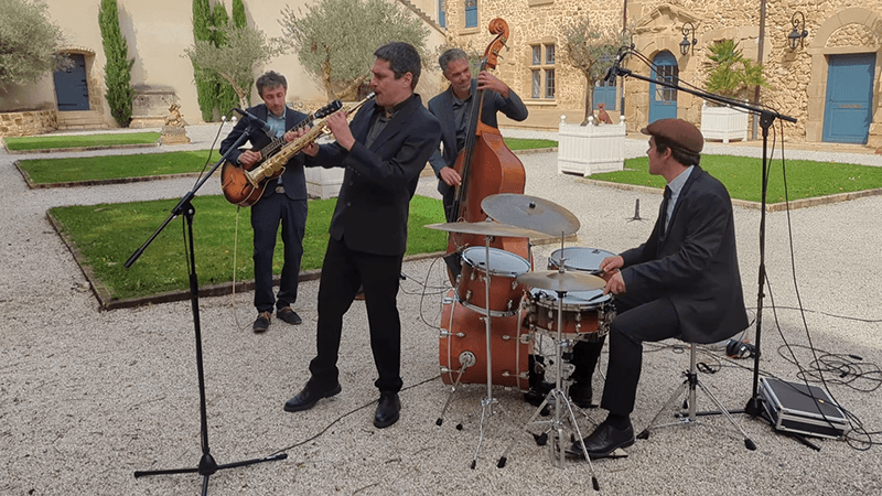 Wedding jazz quartet with guitar, saxophone, double bass and drums