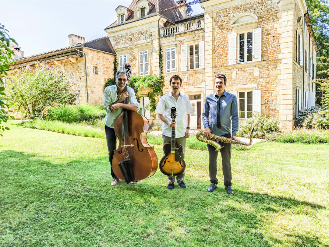 Wedding jazz trio with guitar, saxophone and double bass